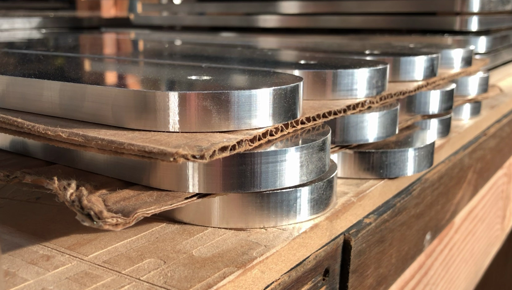 Can You Route Aluminum Tread Plate On A CNC Router? - Unity Manufacture