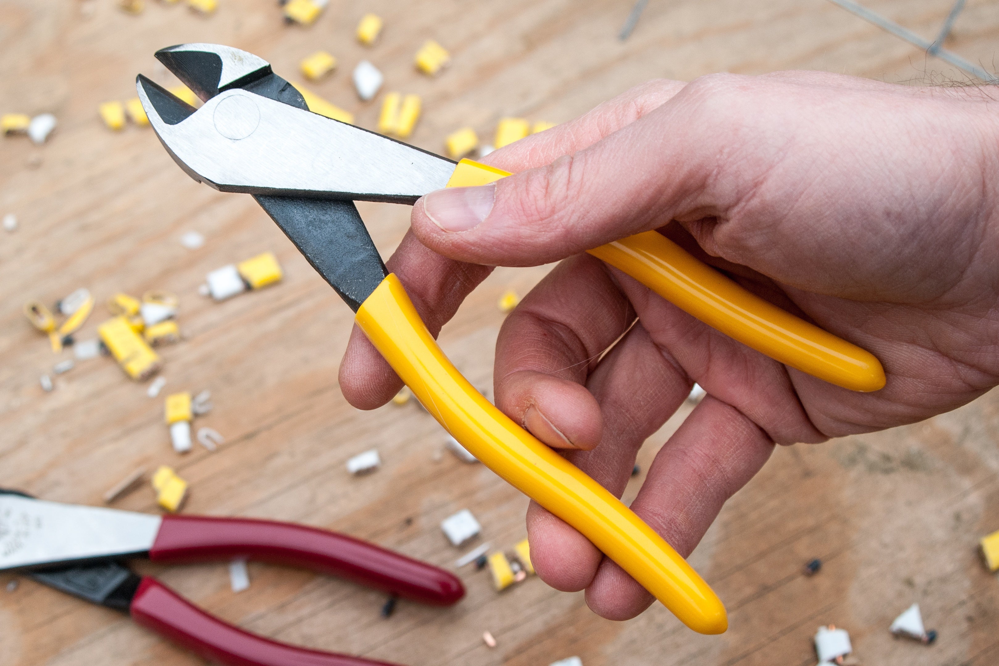 Cutting Wire: Tools and Techniques for Precision Cuts